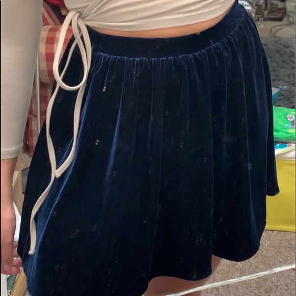 blue velvet american apparel mini skirt - Picture 2 of 3